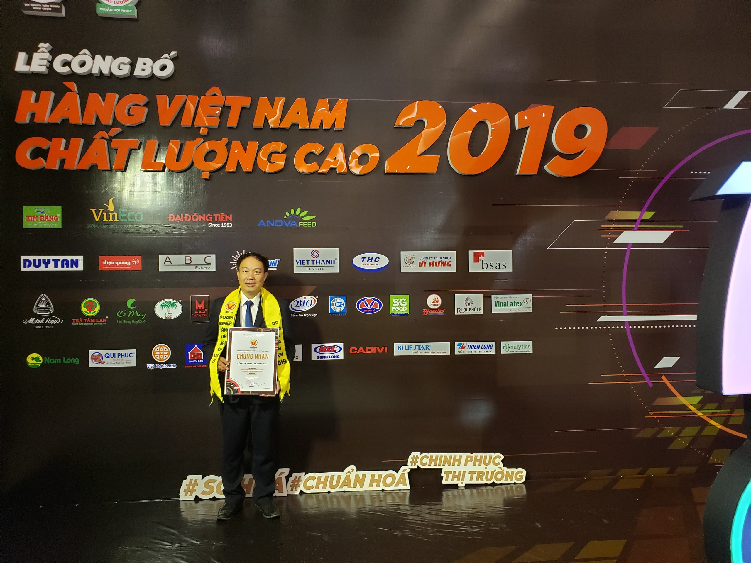 Taka vinh dự đạt danh hiệu Hàng Việt Nam chất lượng cao 2019